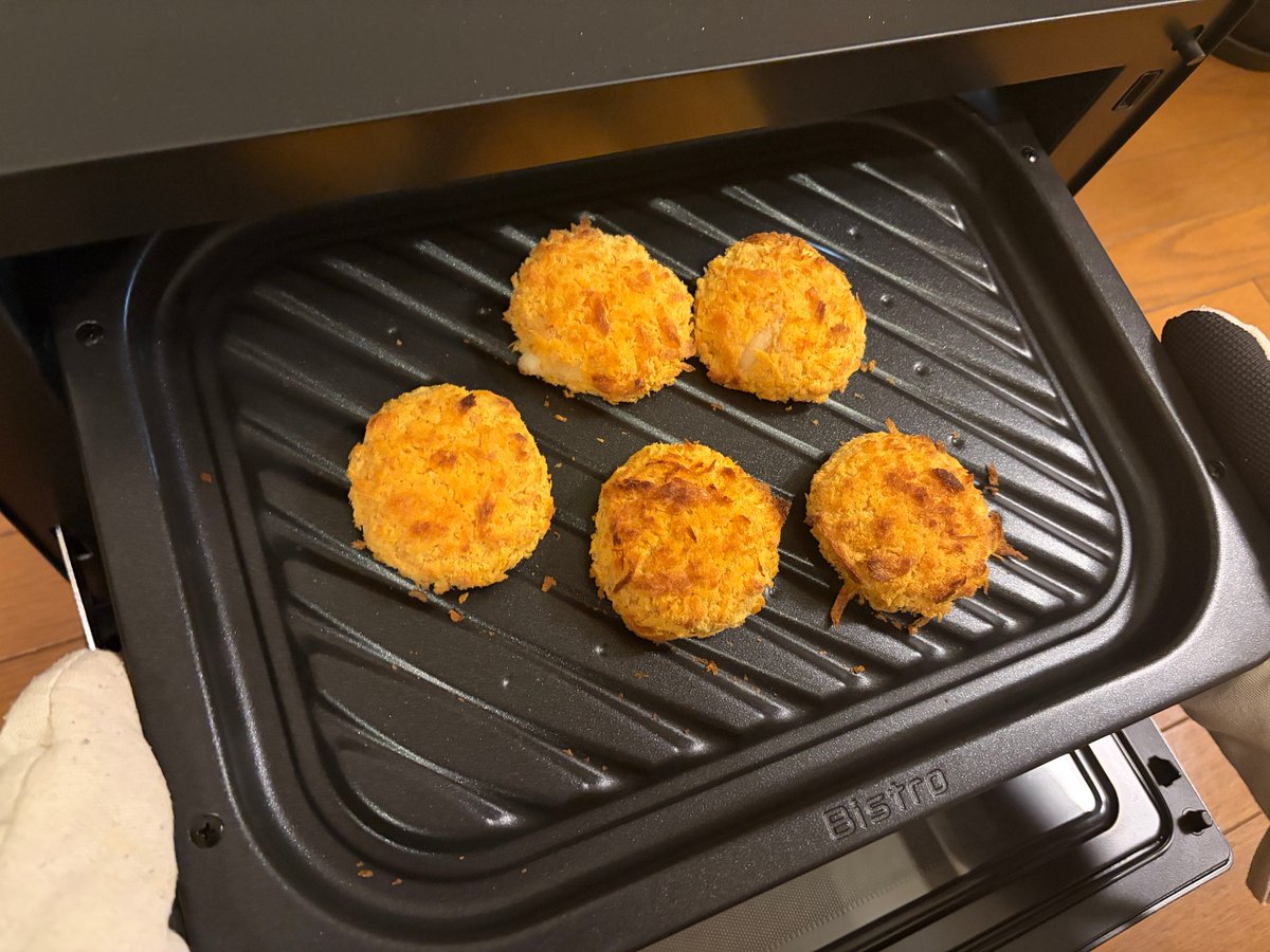 realsound_tech's tweet photo. 揚げ物もほったらかし！パナソニックの『ビストロ NE-UBS10E』は共働き夫婦の味方だった
https://t.co/GaLJwRdUq6

普段キッチンに立つことが多くない夫も料理に参加 https://t.co/lyMuo6iB5b
