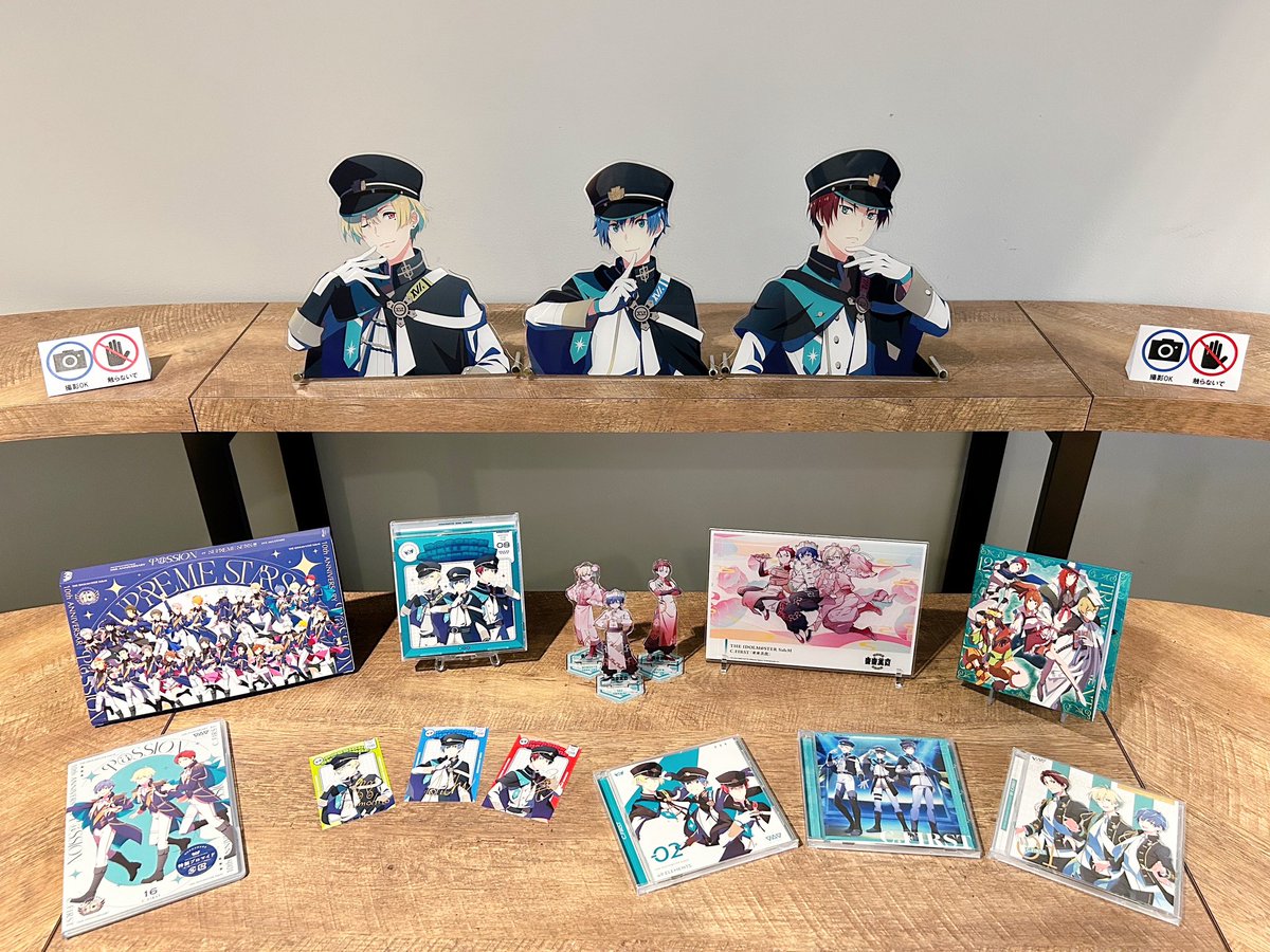 SideM_lantis's tweet photo. 【イベント情報】 #SideM

　　　　　　　C.FIRST
＼\ ✨理由あってリリースイベント✨/／

お越しくださったプロデューサーの皆さま、
ご声援ありがとうございました！

🎤ライブパート🎤
🎵We're the one
🎵Not Alone
🎵DRIVE A LIVE

後日、レポートを🚢音楽情報メディア #PYLONPORT にて掲載予定！
ぜひチェックしてくださいね✨