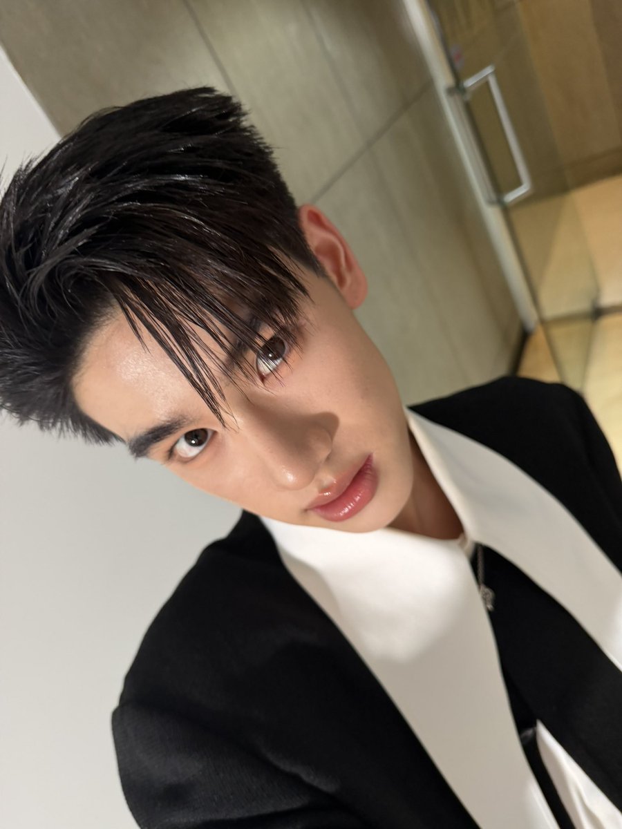 ujeenayp_'s tweet photo. เจอกันในทรงใหม่คับบ 🤘🎸
#ujeenayp_ https://t.co/I9rQSgQz1i