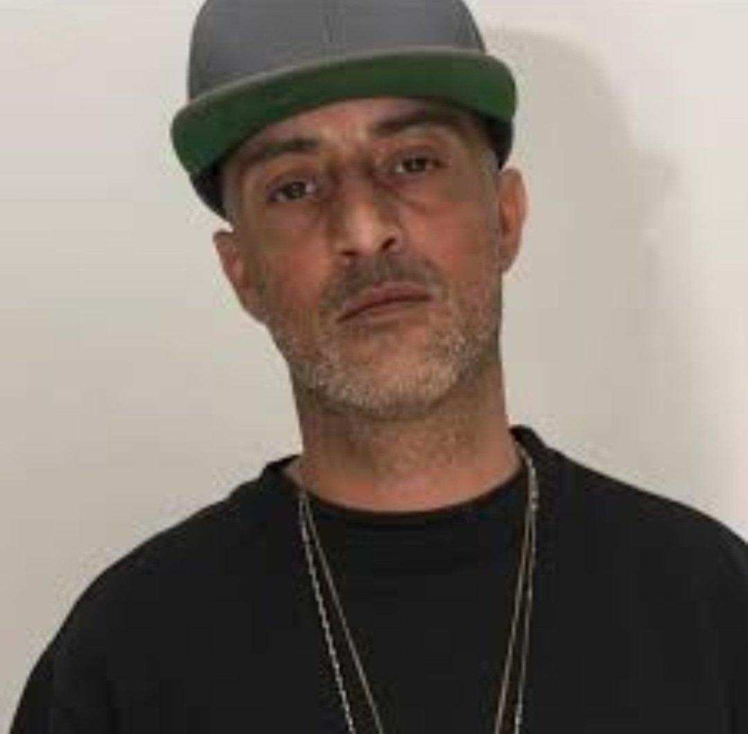TheProfHHI's tweet photo. Tanti auguri a Babaman che oggi compie 51 anni (8•08•1975)..
#rap #hiphop #reggae #musica #Babaman #HappyBirthday https://t.co/I1gxse1eE8