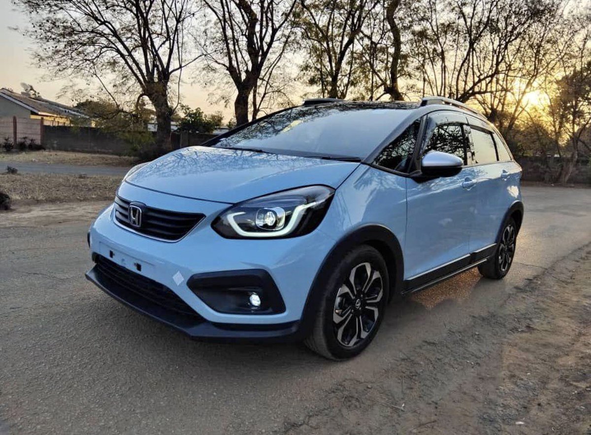 PenzuraWacho's tweet photo. Zviiko zviri kuitika kuHonda uku veduwe😆???

HONDA FIT GR4 2022 https://t.co/sHbt7B9YRP