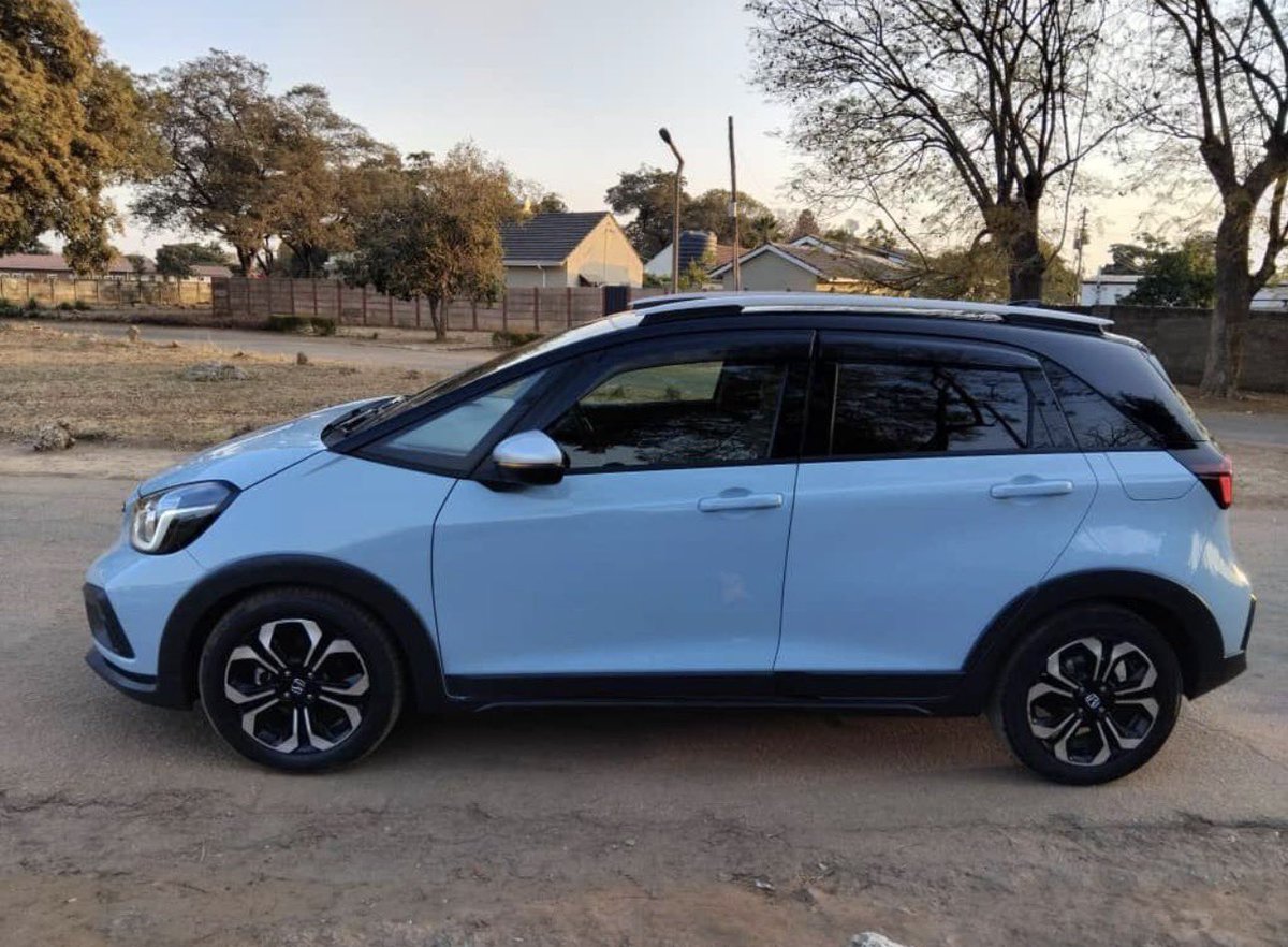 PenzuraWacho's tweet photo. Zviiko zviri kuitika kuHonda uku veduwe😆???

HONDA FIT GR4 2022 https://t.co/sHbt7B9YRP