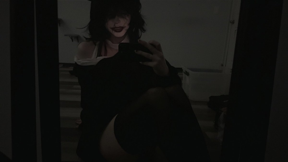 sereternal's tweet photo. come ill bite ur neck <3 https://t.co/zjGbap195q