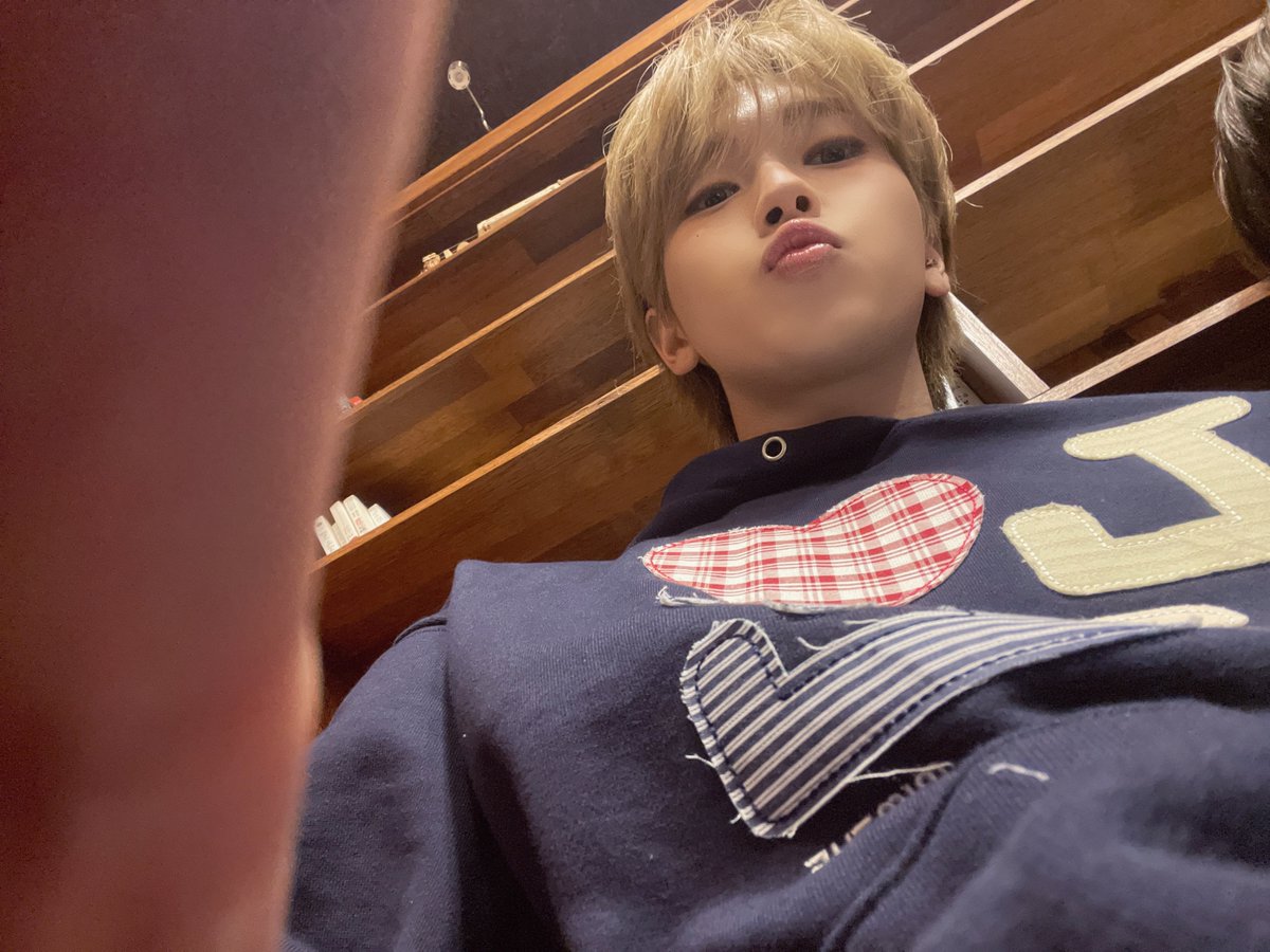 haepasen's tweet photo. 오늘 고양이의 날이래 https://t.co/w9fbSjU8ap