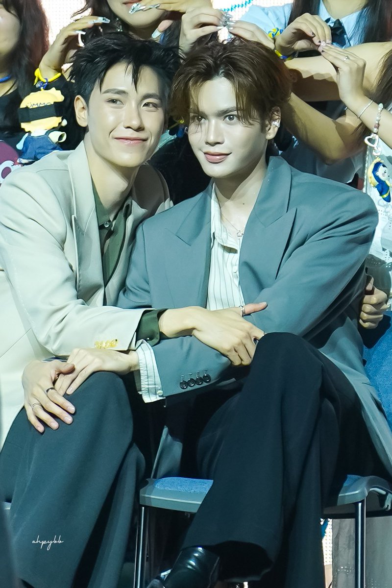 ahpybb_'s tweet photo. ช่วงเบเนของพี่จู 😚

JUNIORMARK ALONG SUNNYMOON 

#JuniorMarkConcertD2
#JuniorMark https://t.co/6dbF7P24c3