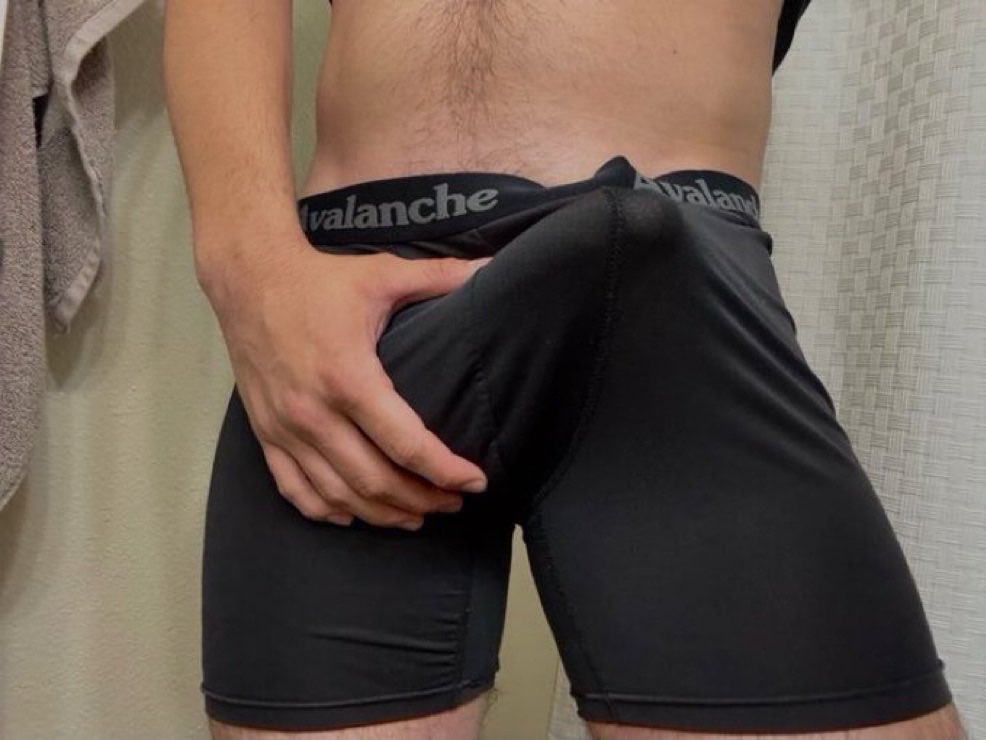 jonathanrasley's tweet photo. do you like bulge pics? <3 #nsfwtwt #horny https://t.co/U8zoSKZavT