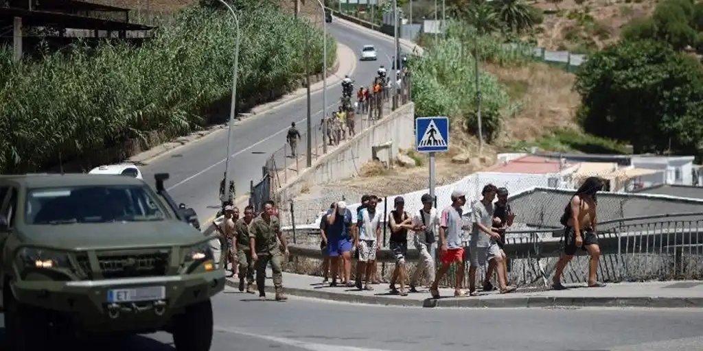 HOAC_es's tweet photo. Junior Canarias reclama una respuesta urgente a los menores https://t.co/Bv9sgT1zQx

Cuando se detectaron las primeras entradas se activó de inmediato una red de solidaridad y se pidió a las comunidades parroquiales que destinaran las colectas a reforzar la atención a migrantes. https://t.co/XPT5uIXR2O