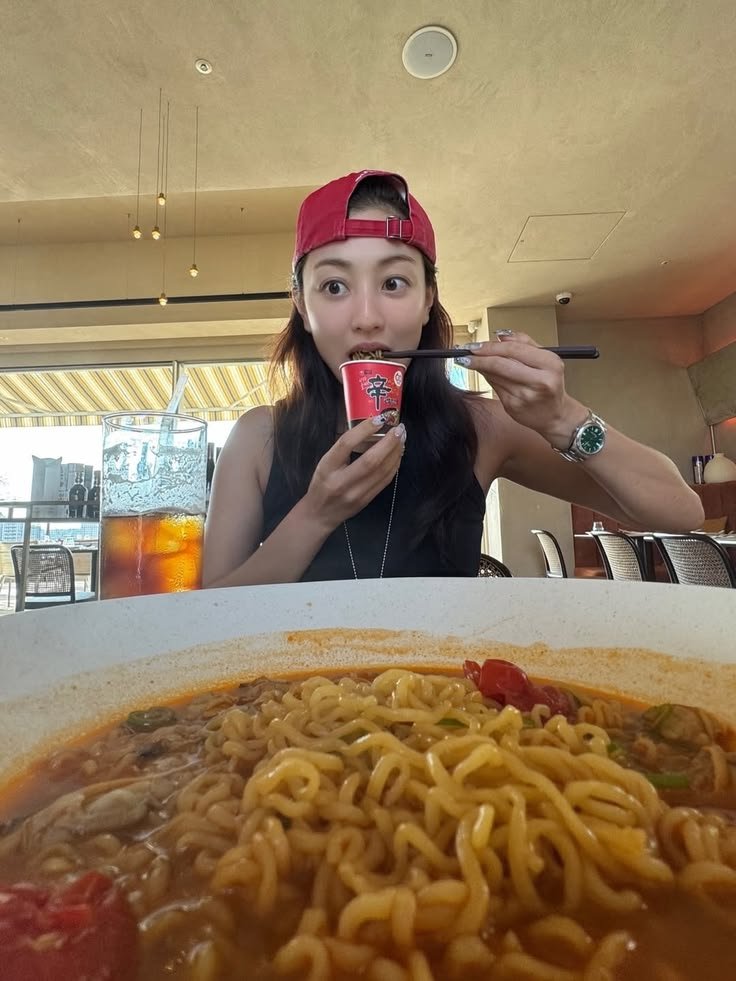 zyoforfun's tweet photo. Literally enjoying my snacks after what so-called lazy to eat https://t.co/wYAYW6M1O3