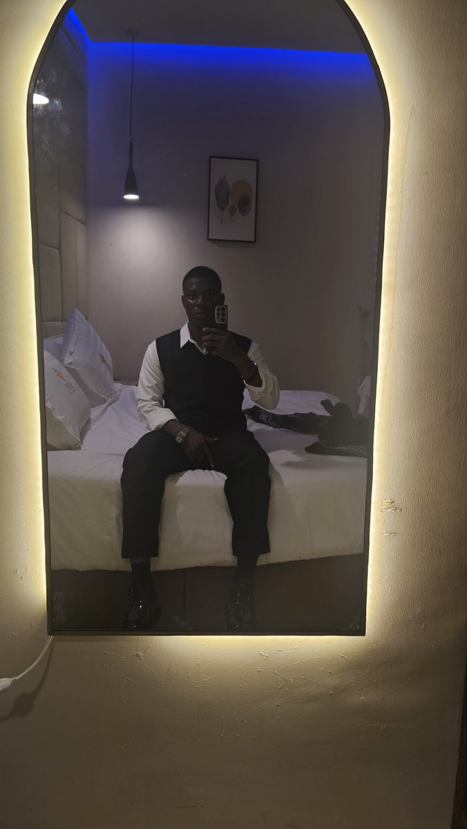 atomvizual's tweet photo. Ready for Solana Submit Nigeria 🇳🇬 

 DAY 2 

#solana https://t.co/g1ELnBDnpV