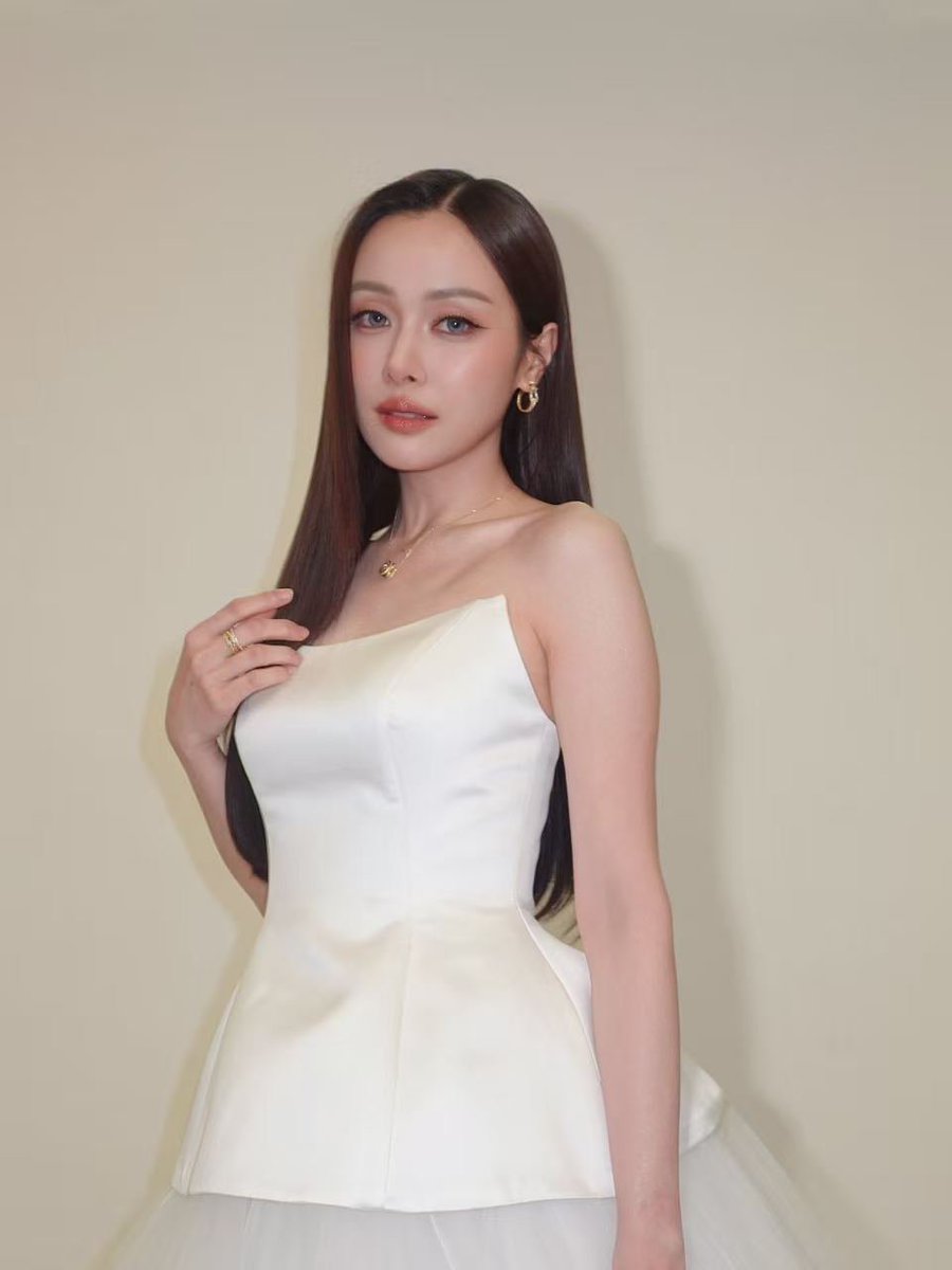 winter001299099's tweet photo. Oh my god!So beautiful!🥰🥰🥰😘😘😘

OOMEIS AT WEIBO GALA 2026
#WeiboGala2026xOomeis https://t.co/NOLK1M3tdY