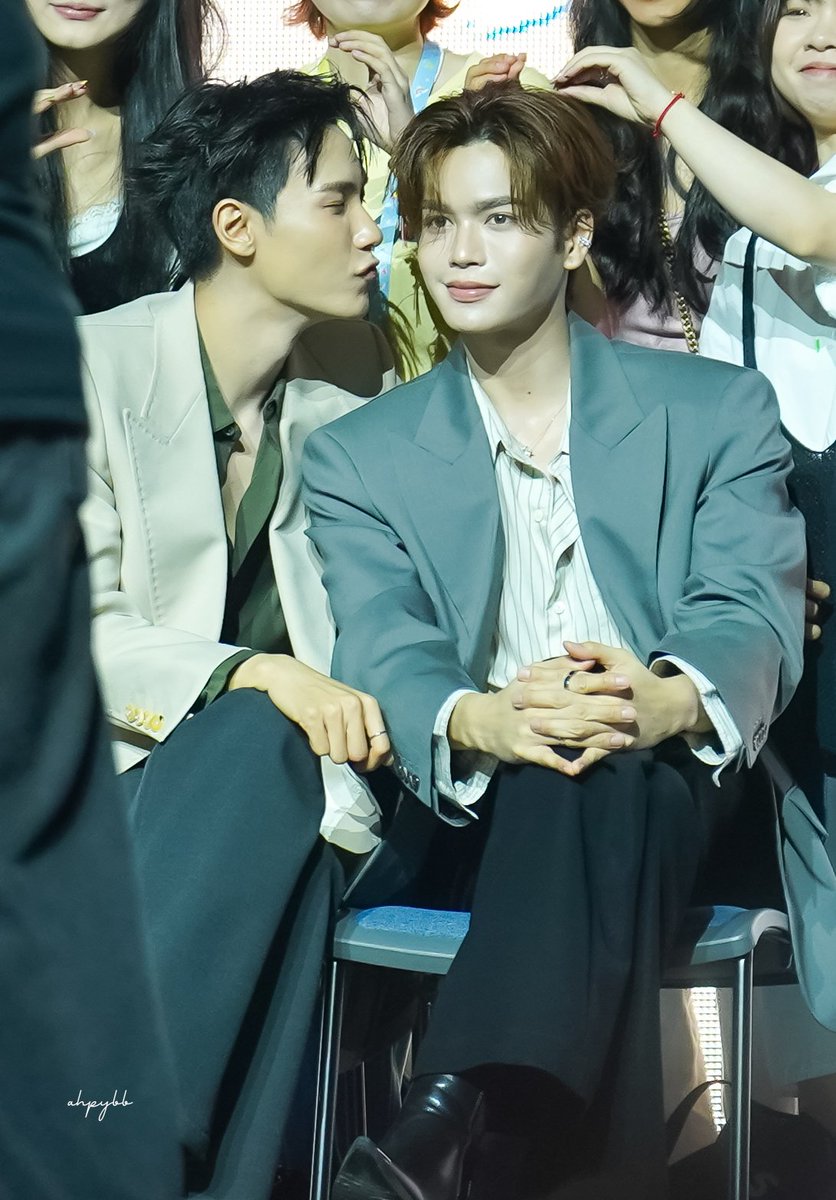 ahpybb_'s tweet photo. ช่วงเบเนของพี่จู 😚

JUNIORMARK ALONG SUNNYMOON 

#JuniorMarkConcertD2
#JuniorMark https://t.co/6dbF7P24c3