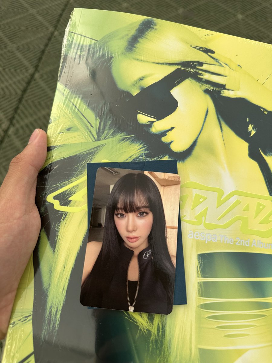 kosmobuys's tweet photo. wtt lft aespa 에스파 エスパ 교한 trade 交換 synk complaexity seoul 서울 공연 lucky draw ld 럭키드로우 トレカ 트레카 trading card day 2 08/08

have / 저: 카리나 지젤 닝닝 karina giselle ningning
want / 님: 윈터 winter

#synkCOMPLæXITY 
#synk_complæxity https://t.co/c07TYkKLGY