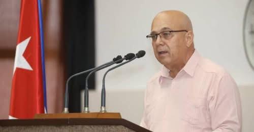 EmbaCubaMOZ's tweet photo. Cuba conta com o apoio e a solidariedade constantes dos partidos comunistas e operários.

Cuba cuenta con el acompañamiento y la solidaridad permanente de los partidos comunistas y obreros.
#CubaNoEstaSola

https://t.co/uHs9q32Mzd https://t.co/n9V5Jd31pu