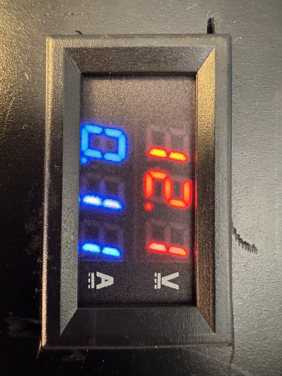F4Htq's tweet photo. 1W driver for HF PA.
2 BD139 + 2.2R on emiters.
18dB of gain on 240kHz - 12MHz range.
12v 120 mA.
Thermal stability Ok https://t.co/li3IZtj5MJ