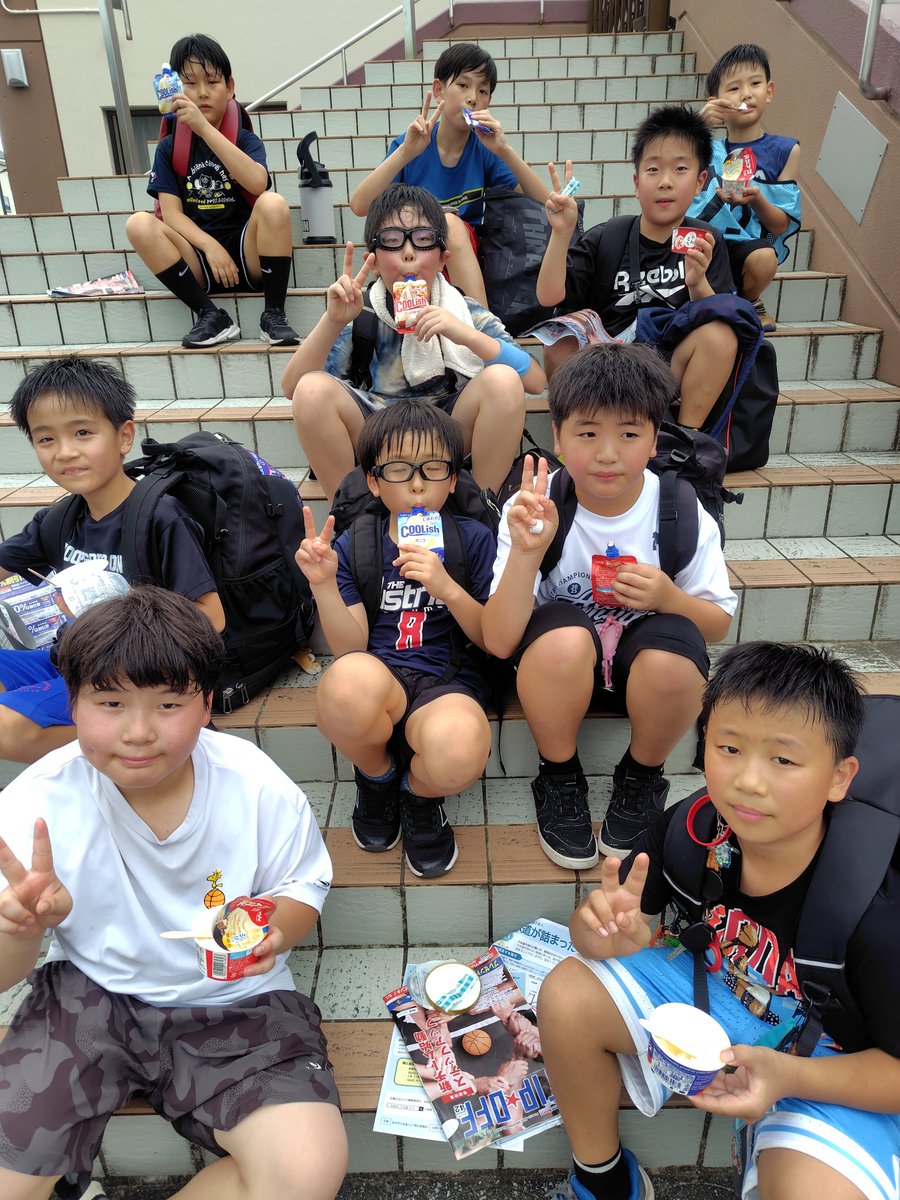 tohrichombbcboy's tweet photo. 練習のあとのアイスは最高✨ https://t.co/EdxCEJ0ecT