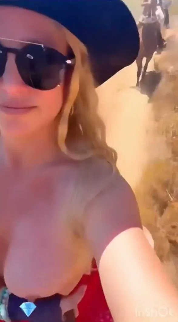 CelebOops4all's tweet photo. Britney Spears nipple slip https://t.co/gH2CQWimYP