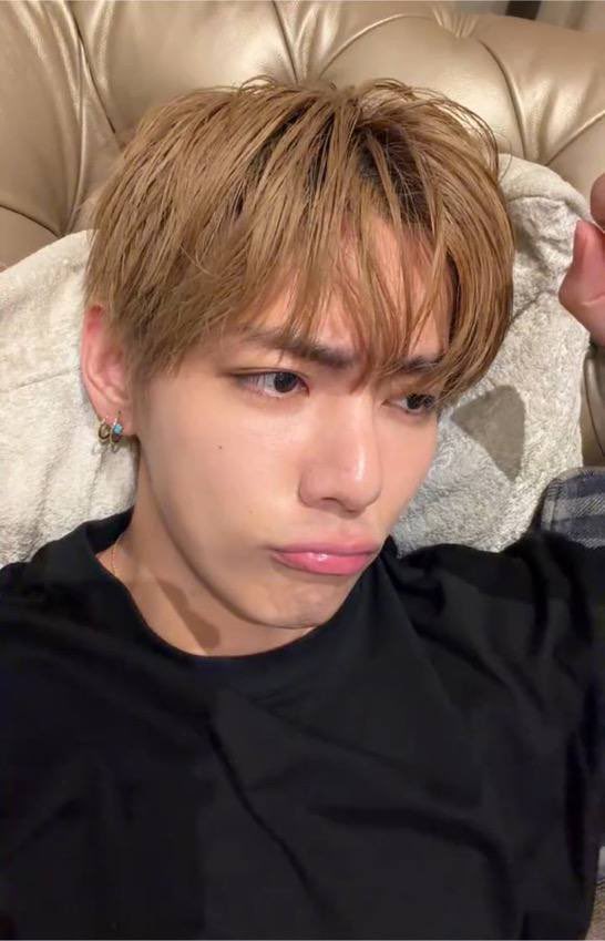 Haniye_q9074's tweet photo. 𝐒𝐨 𝐰𝐡𝐢𝐧𝐲 𝐚𝐧𝐝 𝐩𝐨𝐮𝐭𝐲 🌸💕💓💝🌷🎀
#tae #vbts #BTS_ARİRANG https://t.co/ol3bWj4cQK