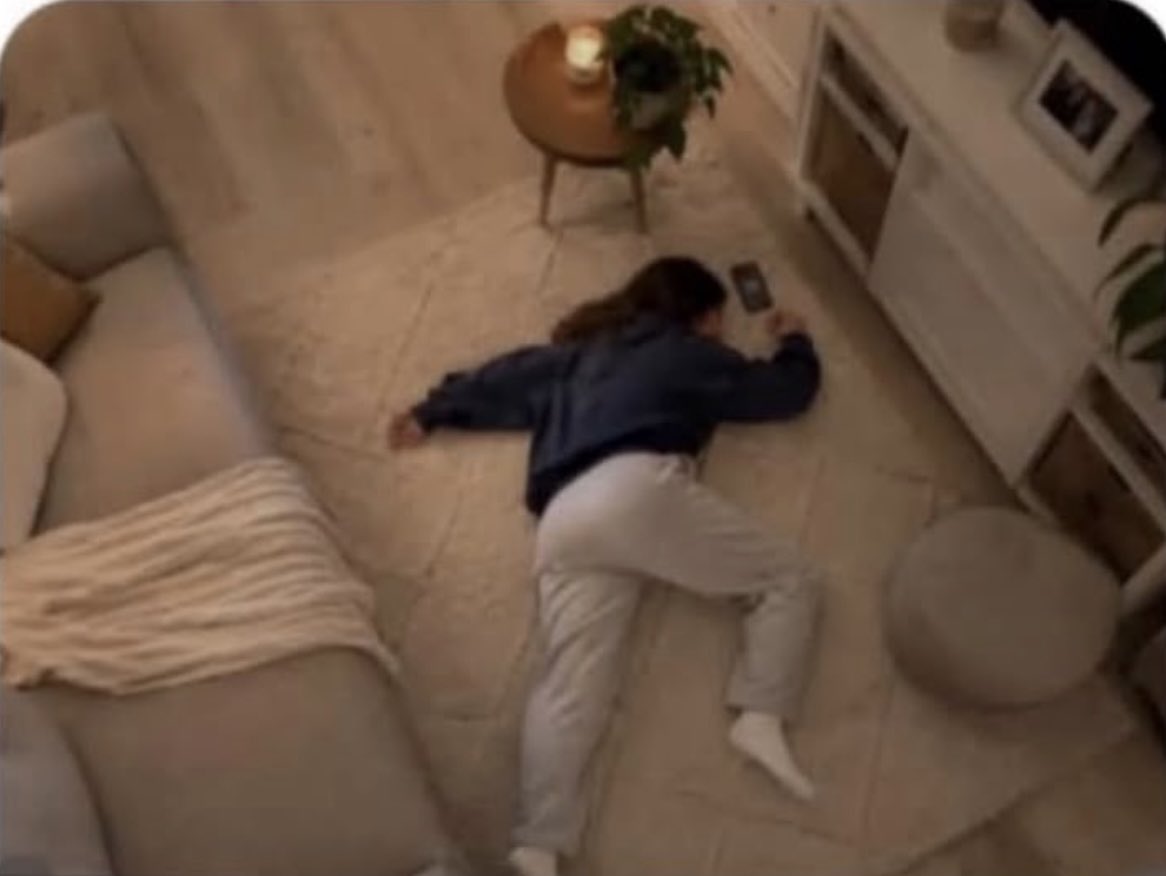 jas_d_barbie's tweet photo. “Are you free from work?”

Me after work: https://t.co/uZdocny27M