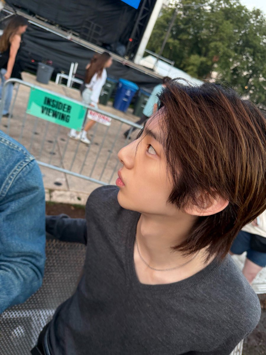 likebibigo's tweet photo. 이날 너무 잘생겨서 울음나옴 https://t.co/sIzNRPIGGY