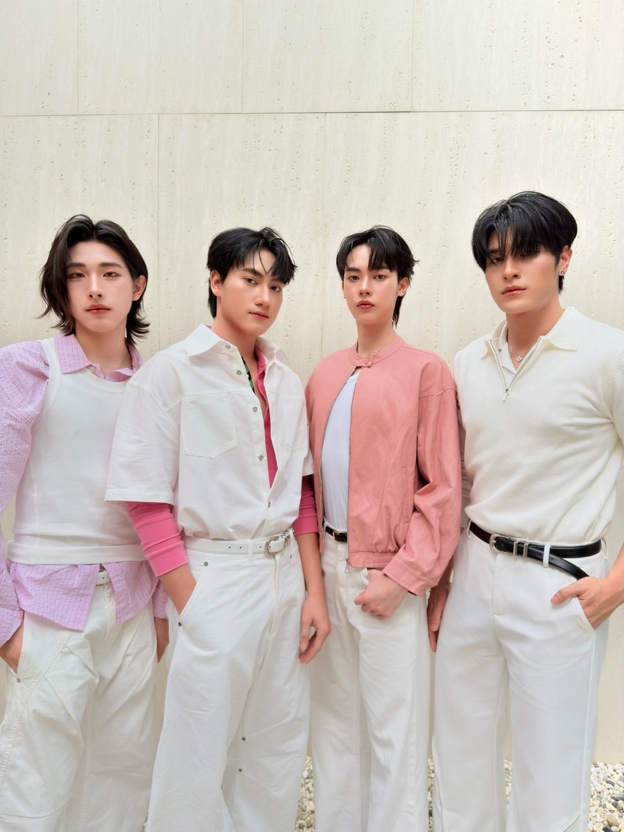 DomundiTV's tweet photo. พบกับ “ปัง” “ฟีฟ่า” “ภูผา” และ “เท็ดดี้” ได้ในงาน PRO DERMA GLYCOXOME POP-UP LAB ✨

#VaselineGlycoxomexDMD https://t.co/WqeLHN9Jwu