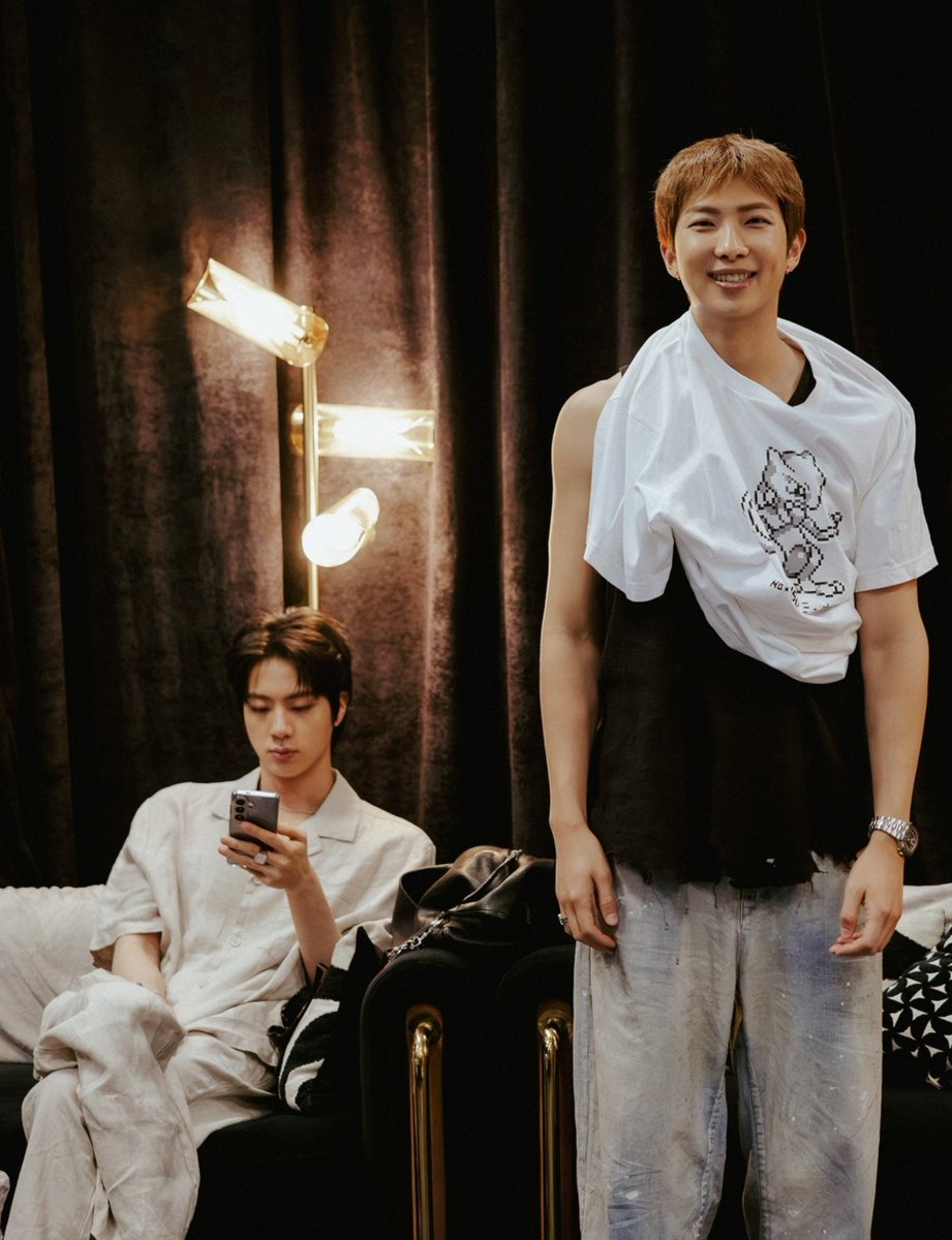 namjin113's tweet photo. 🫳🫳 https://t.co/BpQpjWQFtz