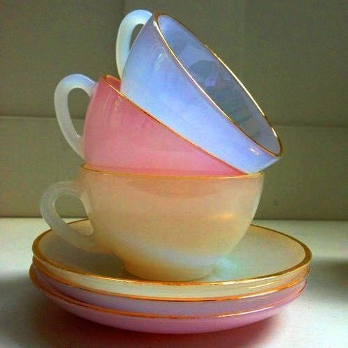 lavieestbelIe's tweet photo. Vintage opalescent teacups https://t.co/Frafvn39W9