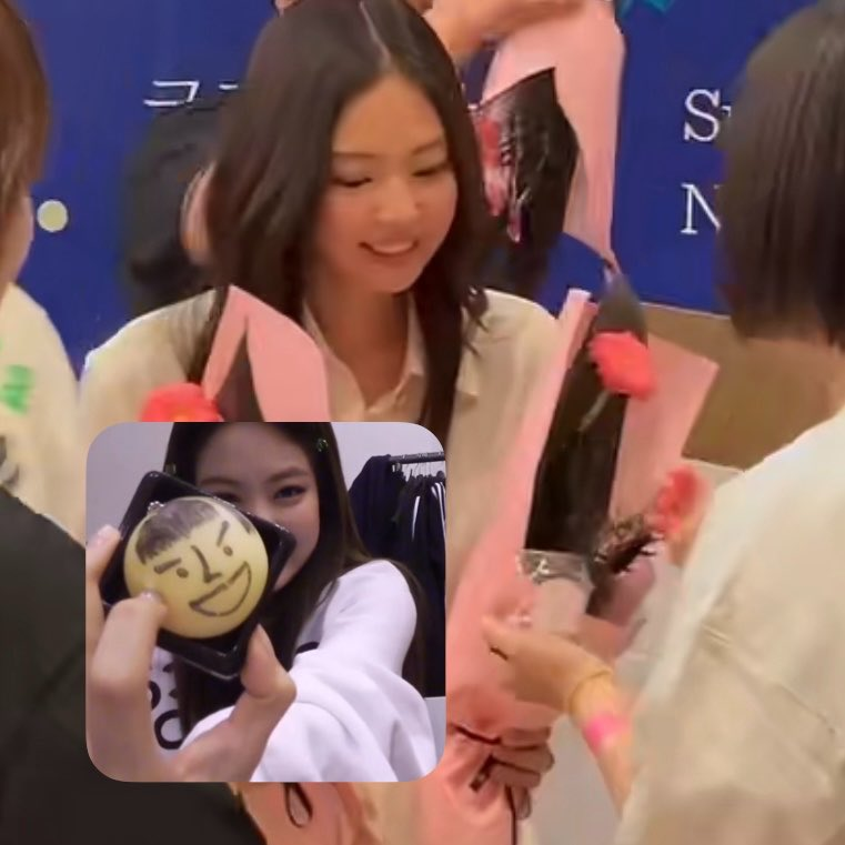 NEWSJENNlE's tweet photo. She was surprised as someone showed her the squishy balls she gave away during SOLO promotion. 😅❤️ https://t.co/twY3Jfg2pz