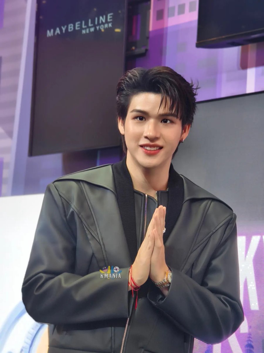 forskynani_'s tweet photo. kmania my IG
🔗 https://t.co/ZlWwvbU4De

Random 😍😍😍

🗓️ 8 Aug 2026
📍Sunway Pyramid, Orange Atrium, LG2

SKY X MAYBELLINE MATTE MAX

#MaybellineMalaysiaXSky
#MaybellineMalaysia 
#GoMaxOrGoHome 
#skywongravee https://t.co/wWM51zCdKf