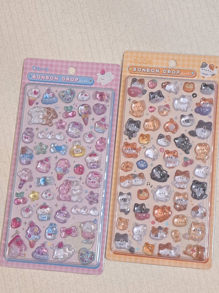 nekojuggler's tweet photo. 地区の祭りのバザーに出品するためシールパトロールに励むおじさん。まだまだ本物の遭遇率は少ないですね。ちなみにボンドロ以外は三割引で購入しましたよ。

祭りは人が集まるかな？

#ボンボンドロップシール
#うるちゅるポップシール
#シールパトロール
#ドンキ限定 https://t.co/Oi63IS42yz