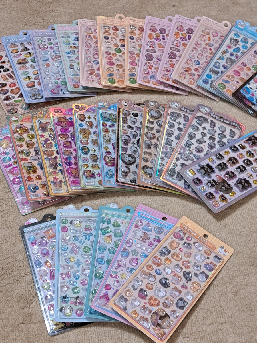 nekojuggler's tweet photo. 地区の祭りのバザーに出品するためシールパトロールに励むおじさん。まだまだ本物の遭遇率は少ないですね。ちなみにボンドロ以外は三割引で購入しましたよ。

祭りは人が集まるかな？

#ボンボンドロップシール
#うるちゅるポップシール
#シールパトロール
#ドンキ限定 https://t.co/Oi63IS42yz
