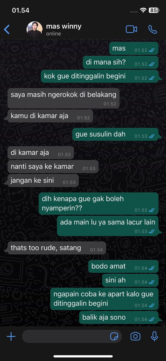 swittylck's tweet photo. #WinnySatang few tweets AU!

Kok nyaman jadi simpenan pejabat??? https://t.co/hCweMTER2d