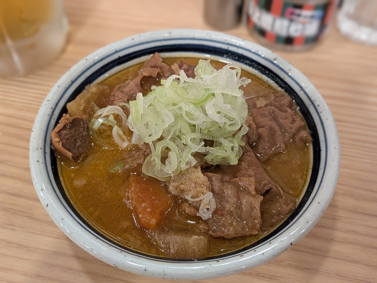 mcminou3's tweet photo. かぶら屋は大好きなんだが黒はんぺんフライがないなんて俺は許せねぇよ
静岡県民のソウルフードっすよ
でももつ煮とアジフライめっちゃ良かったから許す https://t.co/u6VH7BSn8F