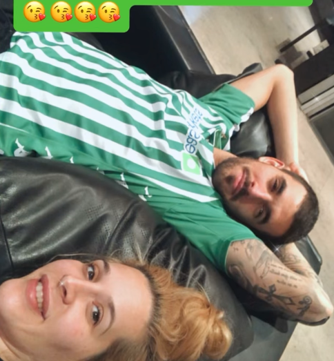 Pepelias17_'s tweet photo. 🟢⚪️Un delantero y la “muy difícil”, pero “posible”, vuelta de Dani Ceballos 

👀👉 El Real Betis mantiene el bloque principal que logró la histórica clasificación para la Champions la pasada campaña a la espera de rematar el plantel en las semanas que restan

https://t.co/PWQhmT3CQw a través de @MundoBetis_