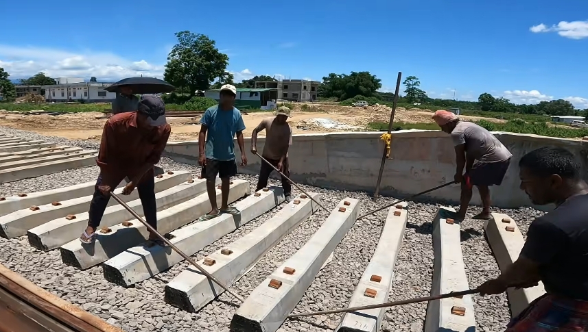 InfraholicR's tweet photo. Northeast india is seeing heavy connectivty boost.

this is Arunachal Pradesh new railway line work https://t.co/ddA801s6Lv