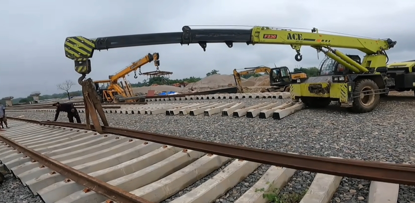 InfraholicR's tweet photo. Northeast india is seeing heavy connectivty boost.

this is Arunachal Pradesh new railway line work https://t.co/ddA801s6Lv
