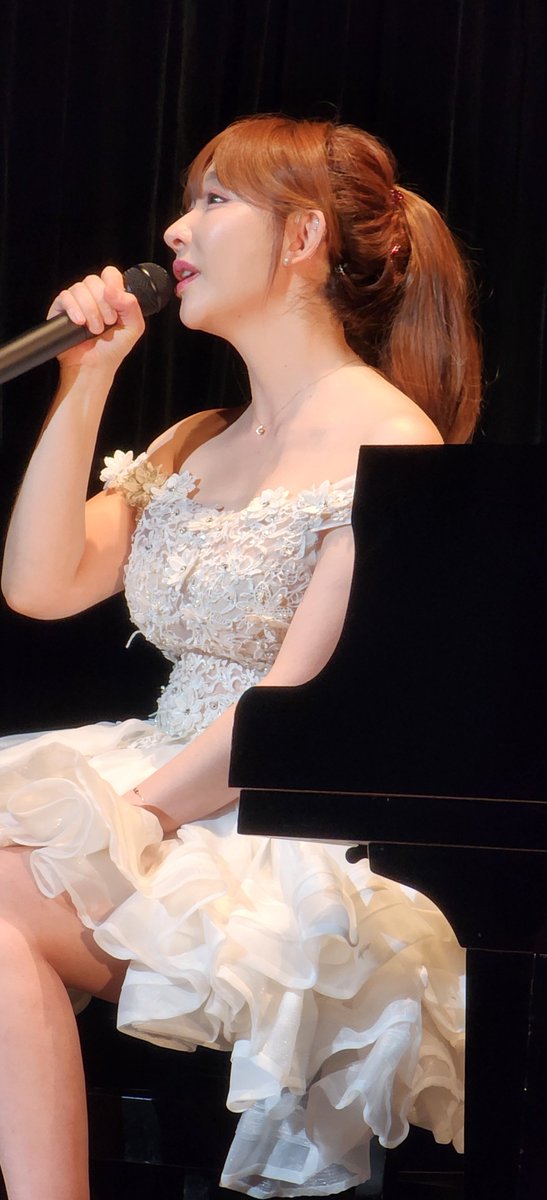 superma_san's tweet photo. アリヒョンコンサートin光復節@文化の森でしたよー🎤
三年前、韓国音楽祭でその圧倒的歌唱力と美貌に撃ち抜かれたのだが、そんなアリヒョンさんにまたこうして会える日が来ようとは❗🤩
ありがとう徳島×韓国交流🫶
尚、CDは持ってるから今回はツーショ撮らずでしたので、最後の画像は前回の時の��� https://t.co/pMnr0Laa9w