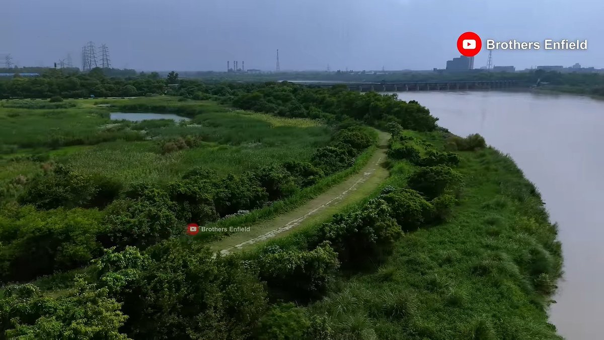 india_plus_'s tweet photo. 🚨 Delhi's forgotten Yamuna riverfront is getting a stunning makeover. 🌿 

197 acres restored with 30,000 native trees and over 33 lakh river grasses. This transformation is hard to believe.

(📹 Brothers Enfield)

follow @india_plus_ https://t.co/H5KtfdaqoV