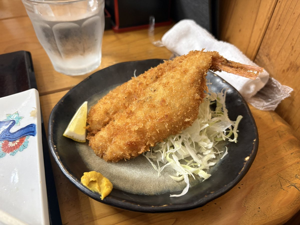 muzer76's tweet photo. 会社ツーリングで伊豆へ。
真夏の伊豆スカは鬼門だ…。
熱海峠→亀石でブレーキ2回、アクセルそれなりに開けるのゆるゆる走りでタイヤデロデロ😅

マジ走りしたら一瞬で終わる予感。
いつものとこ、の集落で休み休み走るのがいかにタイヤに優しいことか。

で、西伊豆の海産亭で昼メシ。
美味かった！ https://t.co/YB6EP6qp7u