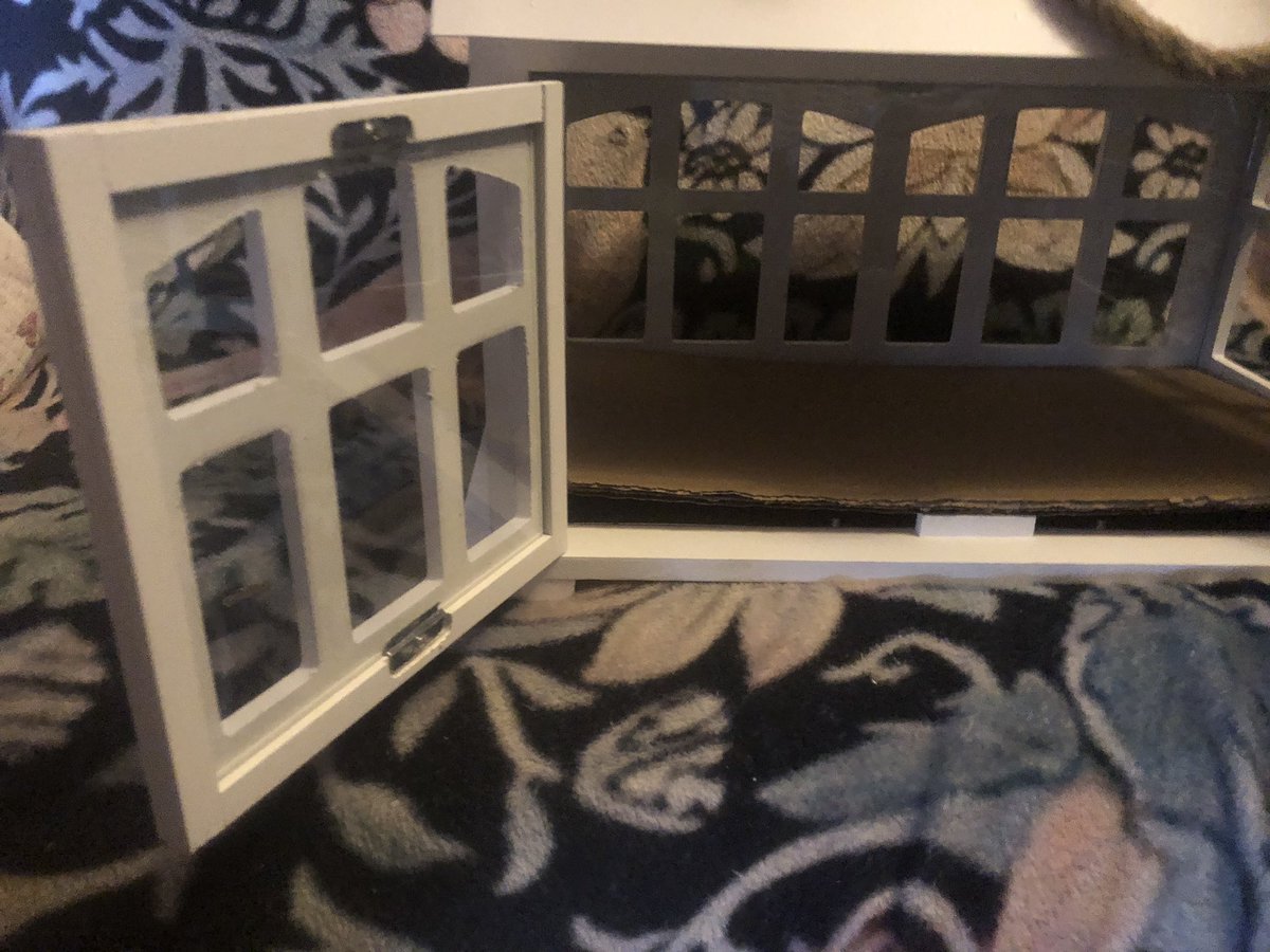 TubbyBats's tweet photo. A small shopping #haul today.
First for those who do #dollshouse #minatures. This candle holder, the size of a bread bin, looks ideal. It even has a vaulted ceiling. It’s not that heavy. Ideal for young and old alike. In garden section for £12 at B&M #dolls #house https://t.co/A6TkmWOdOG