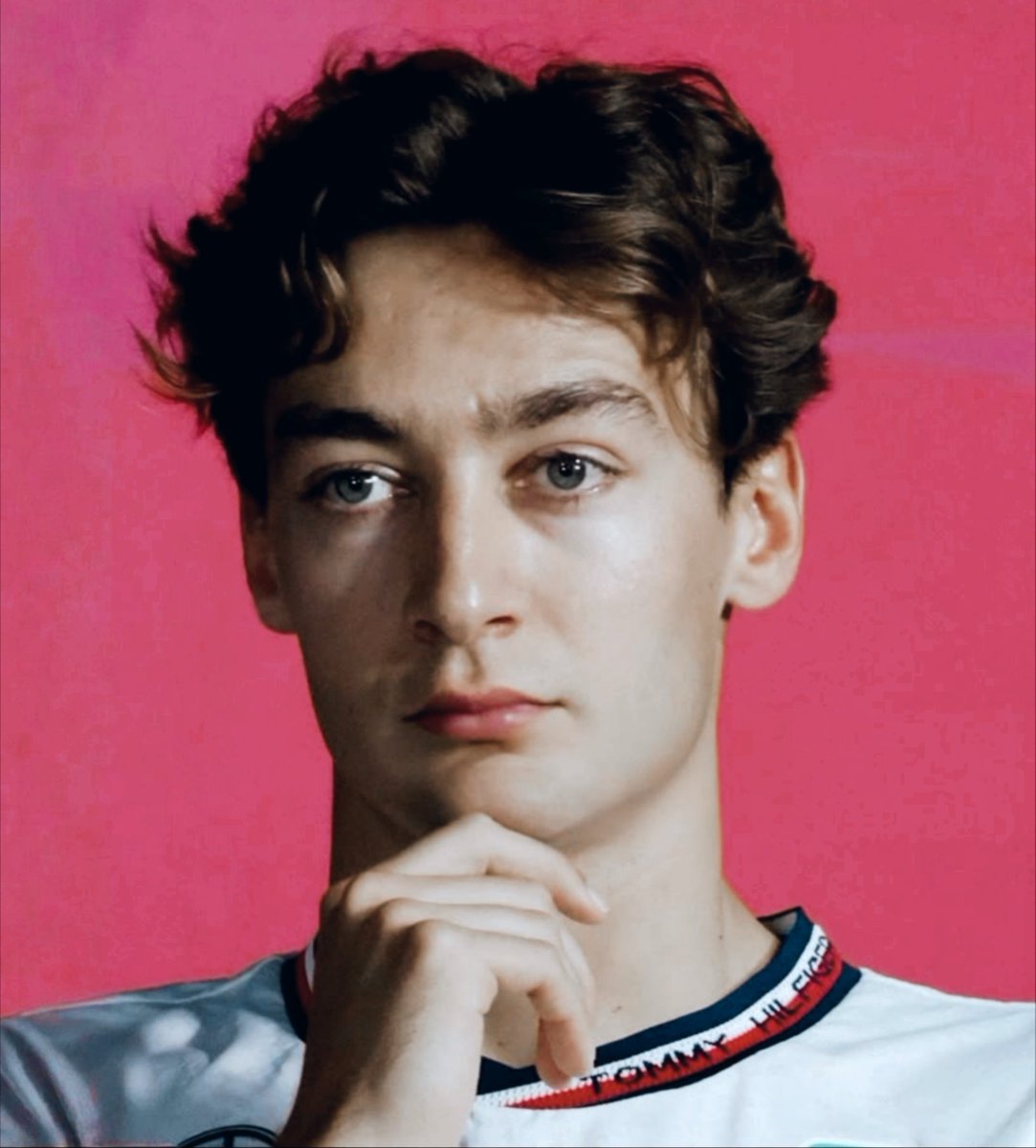 ganjasenja's tweet photo. buat adek-adek dan kakak-kakak, kalau kalian belum pada tau, ini definisi cantik jelita menurut max verstappen ya. https://t.co/aXzcgUzo4V