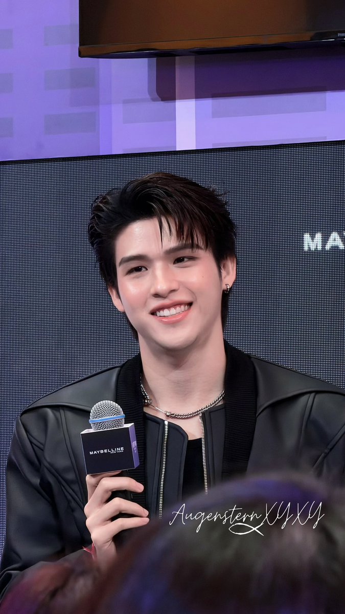 AugensternXYXY's tweet photo. IM Goneeeeeee😭😭😭😭🫶🏻☁️🩵
love him so damn much SKYYYYY

SKY X MAYBELLINE MATTE MAX

#MaybellineMalaysiaXSky 
#MaybellineMYwithSky
#skywongravee @skywongraveee https://t.co/J0LBKwdLWy