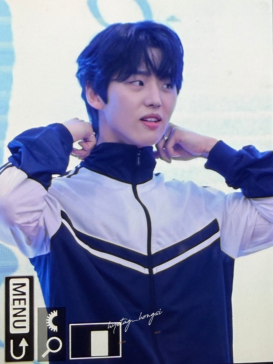 hyetag_hongsi's tweet photo. 아직도 안 끝난 팬미팅 ...ing
오늘 홍서기 미모가 열일함..🥹🥹

#홍석 #양홍석 #HONGSEOK #ホンソク
#펜타곤 #PENTAGON
#앤드마크 #ANDMARQ https://t.co/nyjFJRg7MU