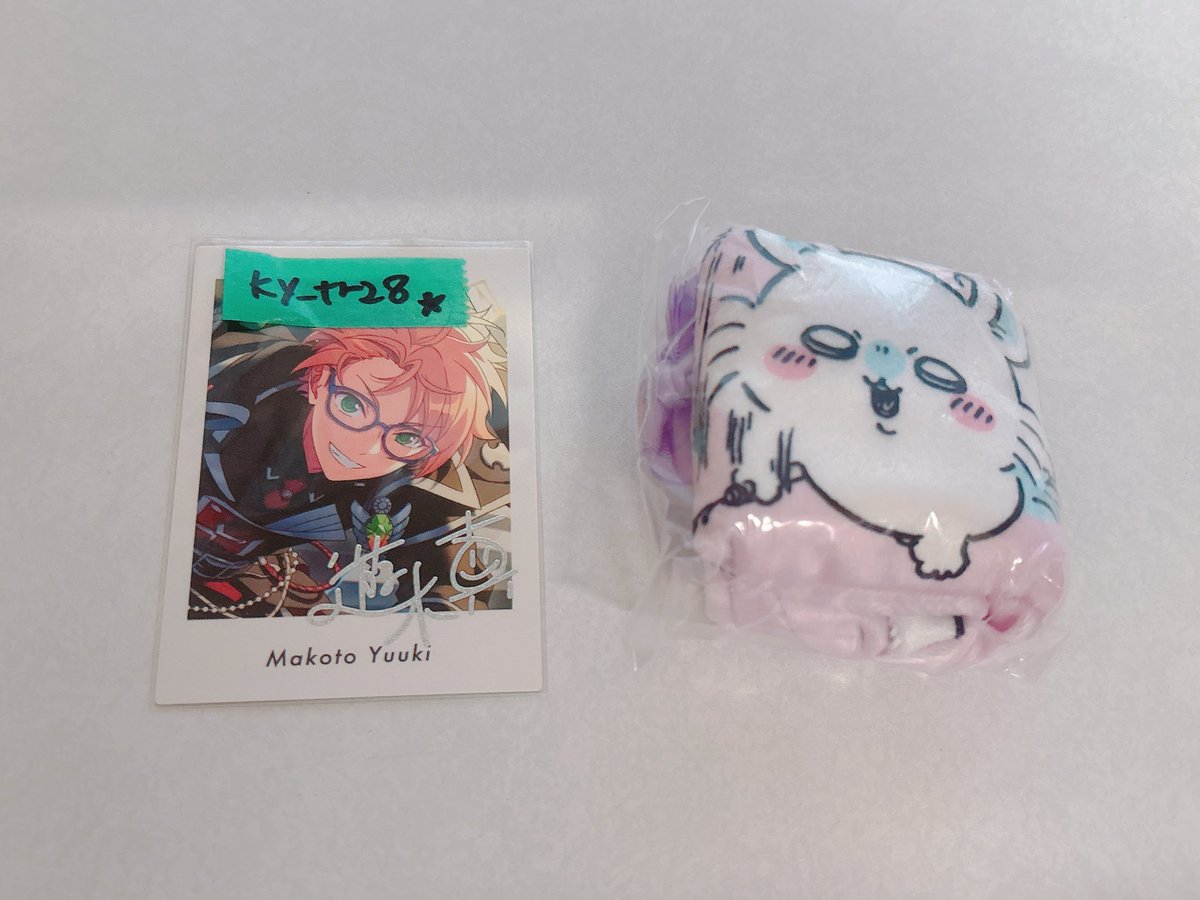 ky_tr28's tweet photo. 【交換希望】
ちいかわ　巾着ポーチ
譲)モモンガ＆古本屋
求)セイレーン＆人魚、ちいかわ＆ハチワレ＆うさぎ、ちいかわ＆ハチワレ
名古屋駅、金山にてお手渡し可能です。
よろしくお願いいたします。 https://t.co/TShY63AkoG