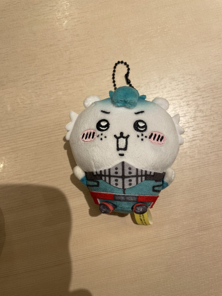 arashi3senpai's tweet photo. 【落とし物】
ちいかわ 僕のヒーローアカデミア コラボ

ちいちゃん×デクくんぬいぐるみの落とし物を拾いました。
梅田ですが駅から少し離れていたので、後ほどになりますが近くの交番へ届けます。
ひとまず探されてる方がいらっしゃったらと思い載せさせて頂きます🙏 https://t.co/r1eUODH0k2
