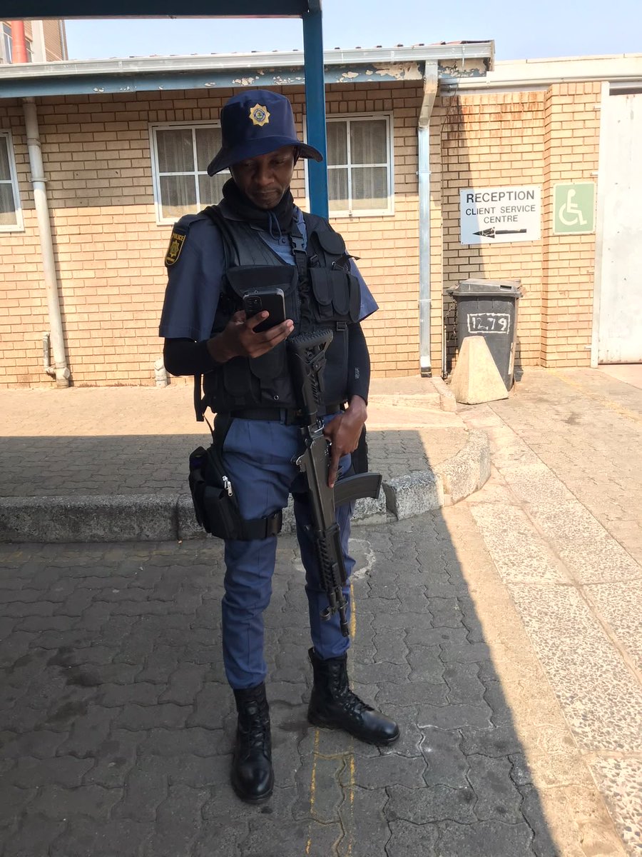 CrimeWatch_RSA's tweet photo. #NationalSalute [MTSRIP👮🏽‍♂️💙🇿🇦] These two members attached to the Anti-Gang Unit were fatally shot in Reiger Park at about 19:30 yesterday.

They were part of a crime prevention team conducting patrols in the area. After hearing gunshots, they drove towards the source of the shots, where they were ambushed.

They paid the ultimate price for a noble cause of protecting and serving our people. They took an oath understanding that evil should never prevail over peace. We will forever be indebted to them for their selflessness. Together, we must hold hands and ensure that the ultimate sacrifice they and many others made, was not in vain.
#FinalSalute