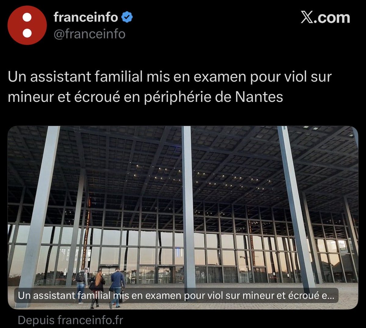 LBleuBlancRouge's tweet photo. C’est marrant, non ?

Dans une affaire, les journalistes militants du service public s’empressent de préciser l’appartenance politique de la personne interpellée…

Dans l’autre, ils “oublient” complètement de citer Pierre-Alain Cottineau et de rappeler qu’il a été candidat LFI.

Un oubli sûrement, n’est-ce pas @franceinfo ? 🙃