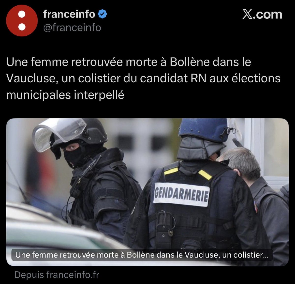 LBleuBlancRouge's tweet photo. C’est marrant, non ?

Dans une affaire, les journalistes militants du service public s’empressent de préciser l’appartenance politique de la personne interpellée…

Dans l’autre, ils “oublient” complètement de citer Pierre-Alain Cottineau et de rappeler qu’il a été candidat LFI.

Un oubli sûrement, n’est-ce pas @franceinfo ? 🙃