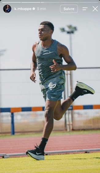 cribs270's tweet photo. La différence de mollets entre Mbappé et Yan Diomande mdr. C pour ça Mbappé n’est plus explosif il a tout perdu https://t.co/smW4nHXNBG