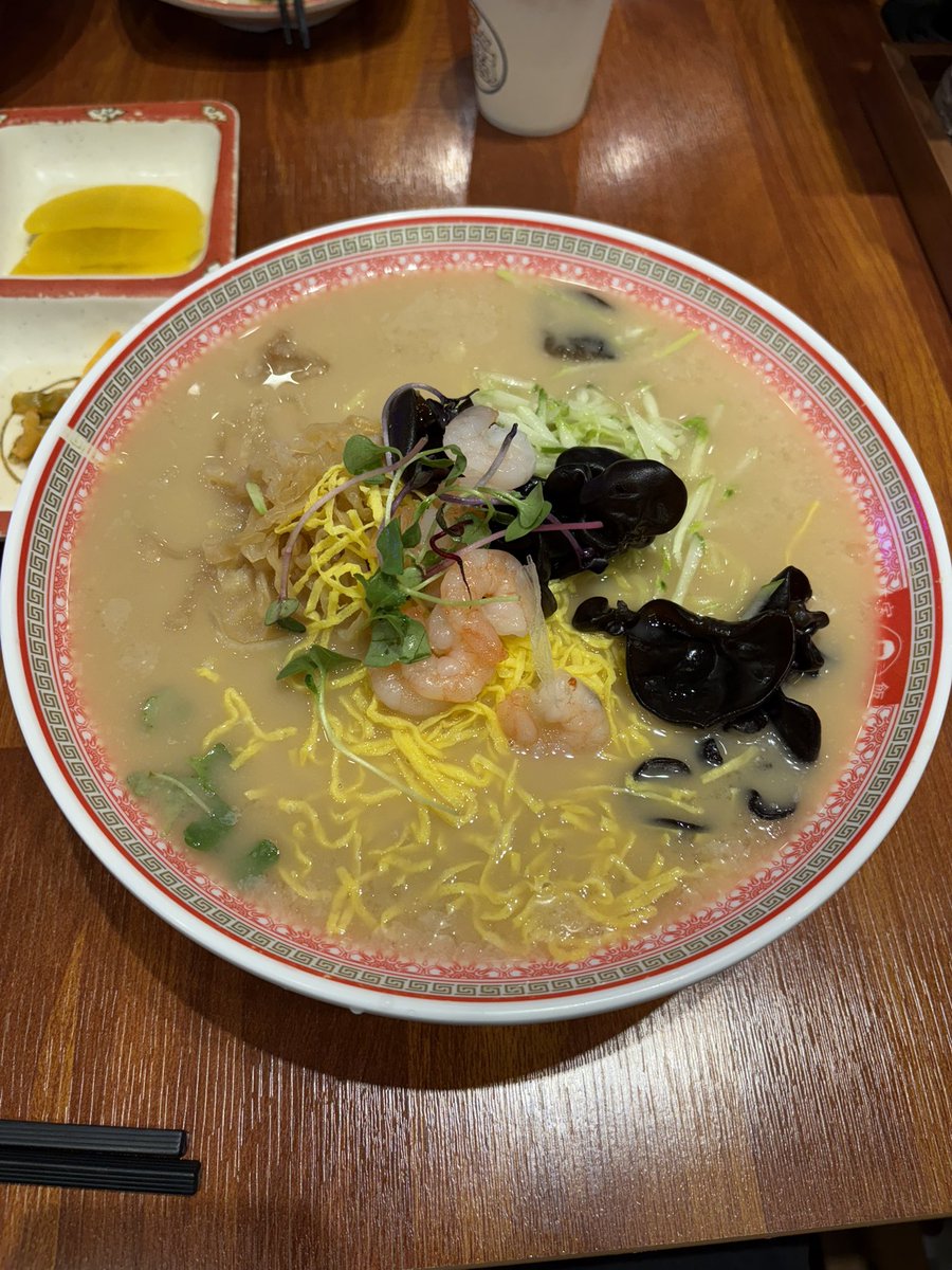 melooooon_CR's tweet photo. 初韓国飯
中華冷麺
れもんはハズレ引きました https://t.co/6BHLfwgpzg