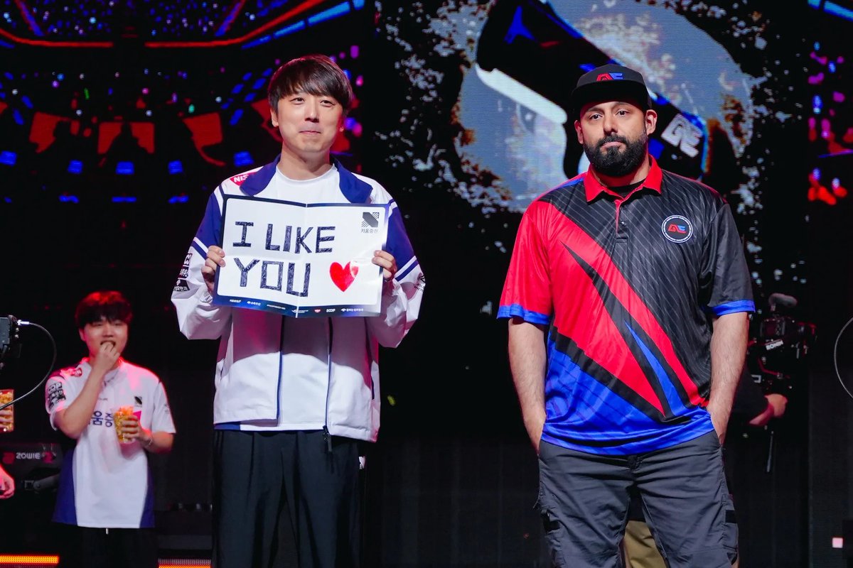 statsmeisterVLR's tweet photo. 🇺🇸 FrosT and 🇰🇷 termi's friendship needs to be studied...

🇹🇭 FULL SENSE in Stage 2:
❌ 1-2 vs Gen.G
❌ 1-2 vs RRQ
❌ 1-2 vs ZETA
❌ 0-2 vs GE
✅ 2-1 vs NS

🇰🇷 Kiwoom DRX in Stage 2: 
❌ 0-2 vs T1
❌ 1-2 vs VL
❌ 0-2 vs PRX
❌ 0-2 vs TS
✅ 2-1 vs DFM

GE dodged a bullet... https://t.co/eq31dHy2OZ